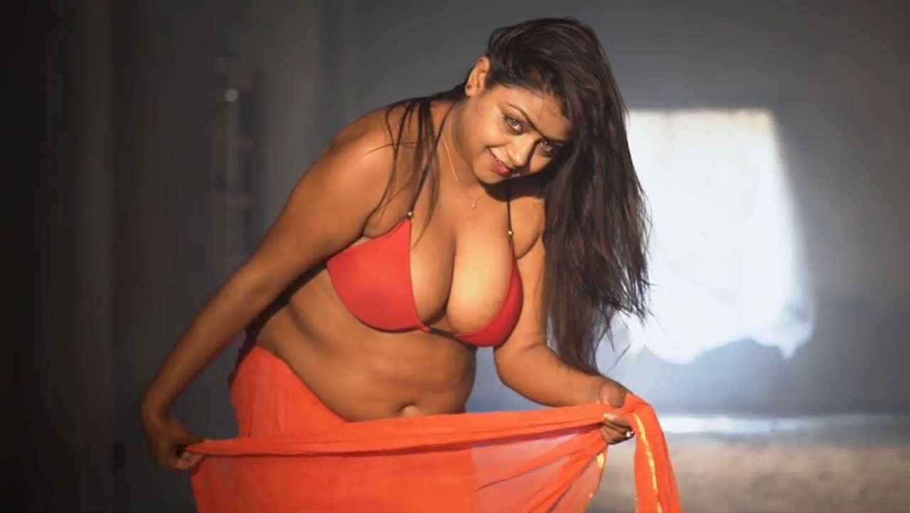 Arpita Saree 2021 Naari Magazine Solo Hot Photoshoot Video